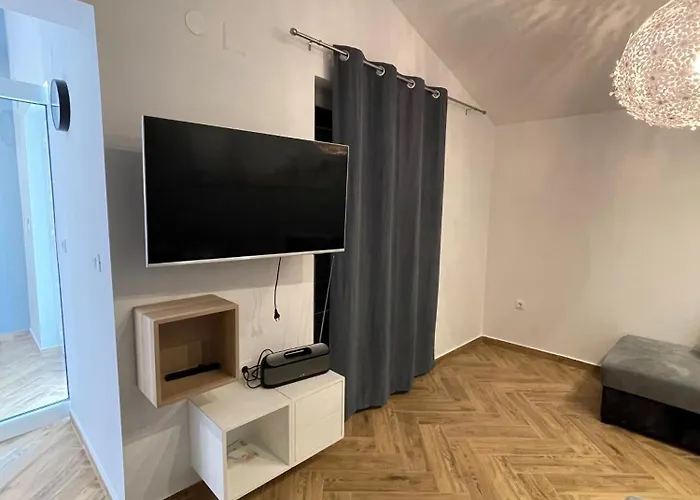 Stara Gavza - , 3* Cres