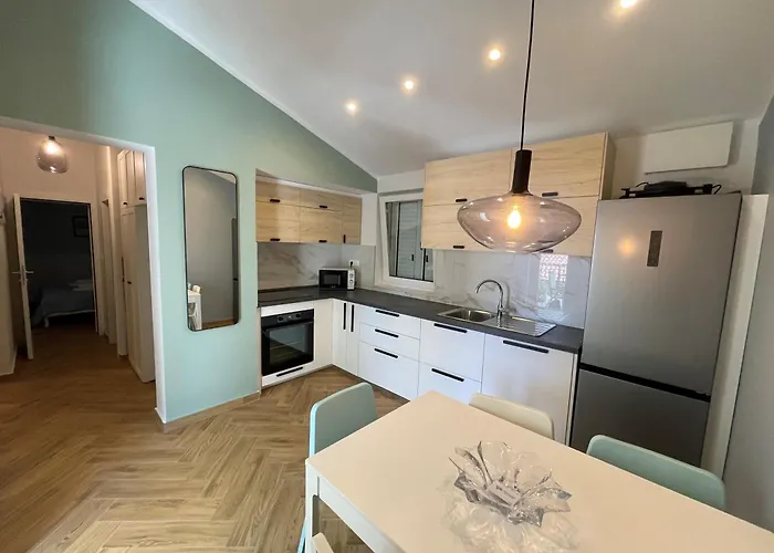 Stara Gavza - , 3* Cres