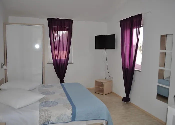 Stara Gavza - , Prázdninový areál 3*