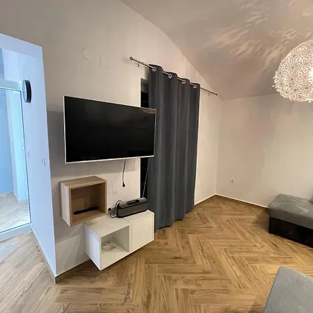 Stara Gavza - , 3* Cres