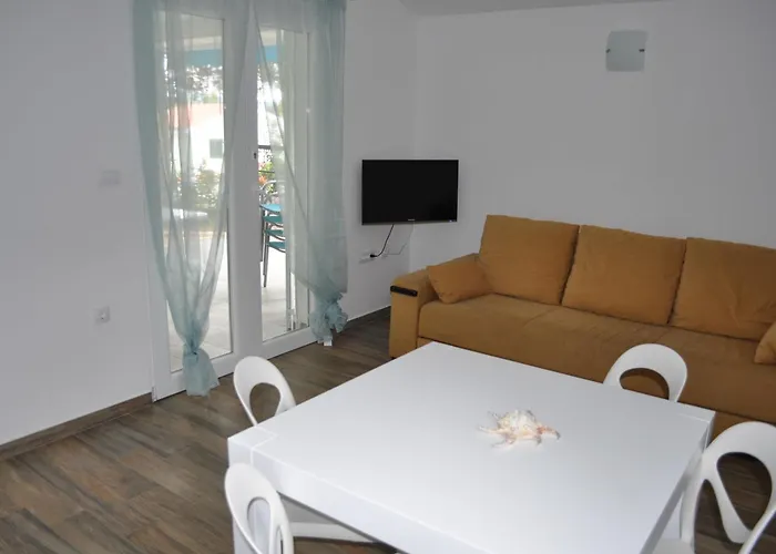 Stara Gavza - , 3*